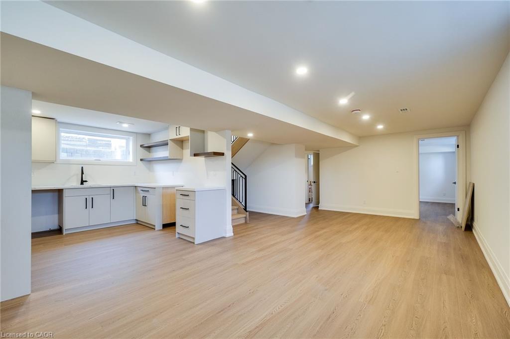 24 Royce Avenue Property Photo 42