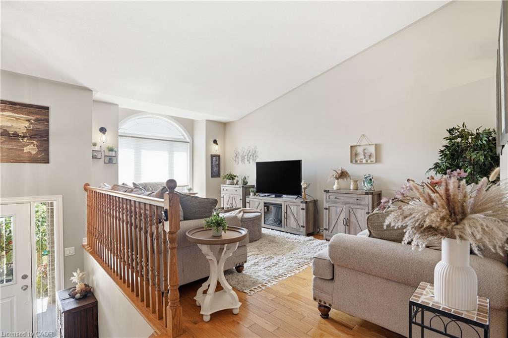 202 Wellbrook Boulevard Property Photo 3