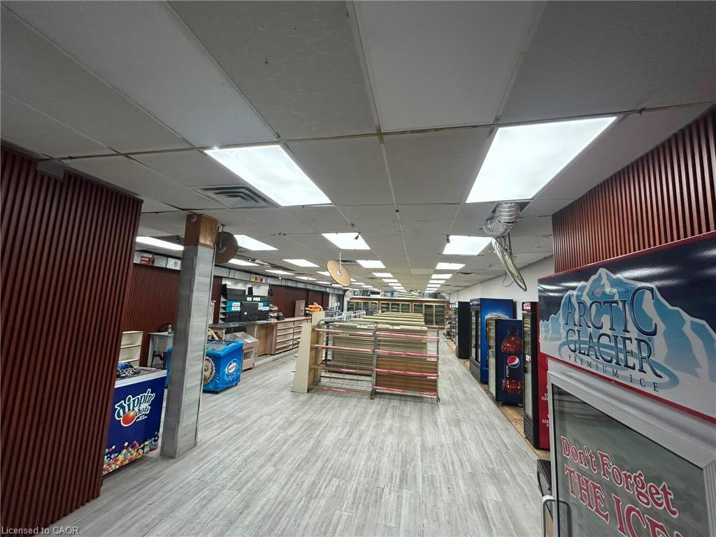 230 Kenilworth Avenue N Property Photo 8