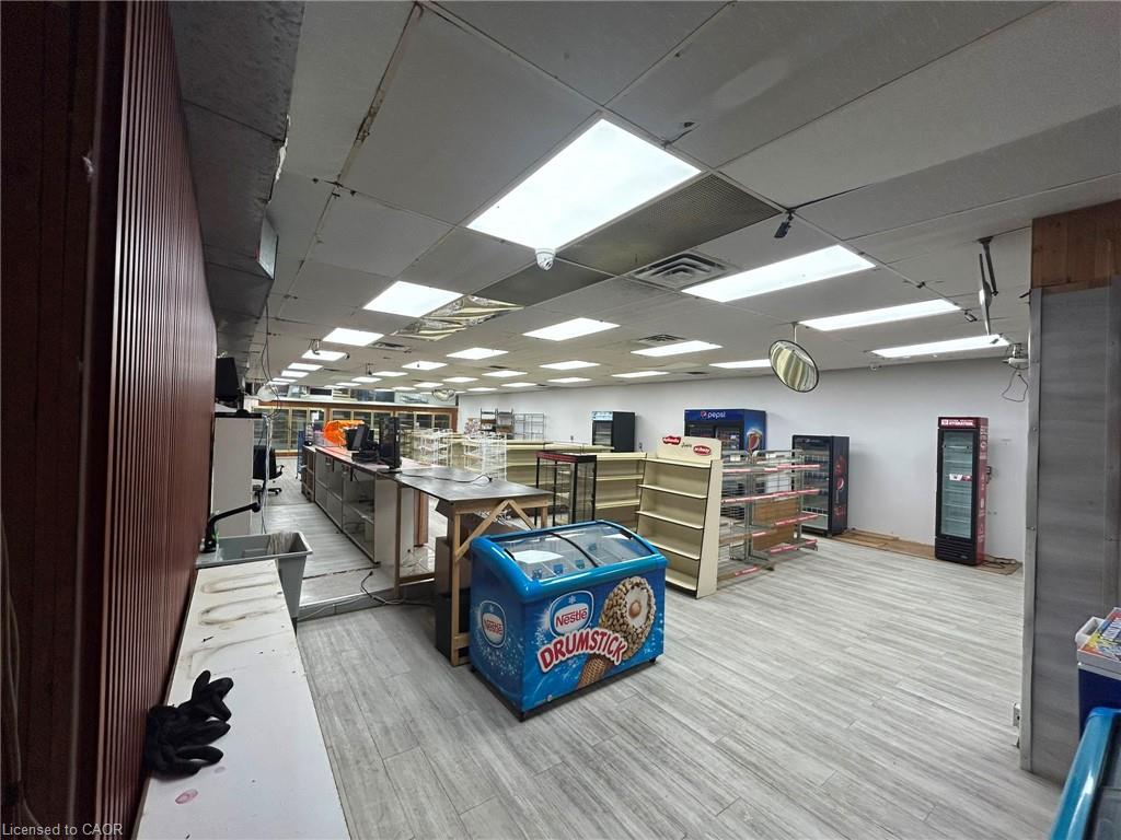 230 Kenilworth Avenue N Property Photo 10