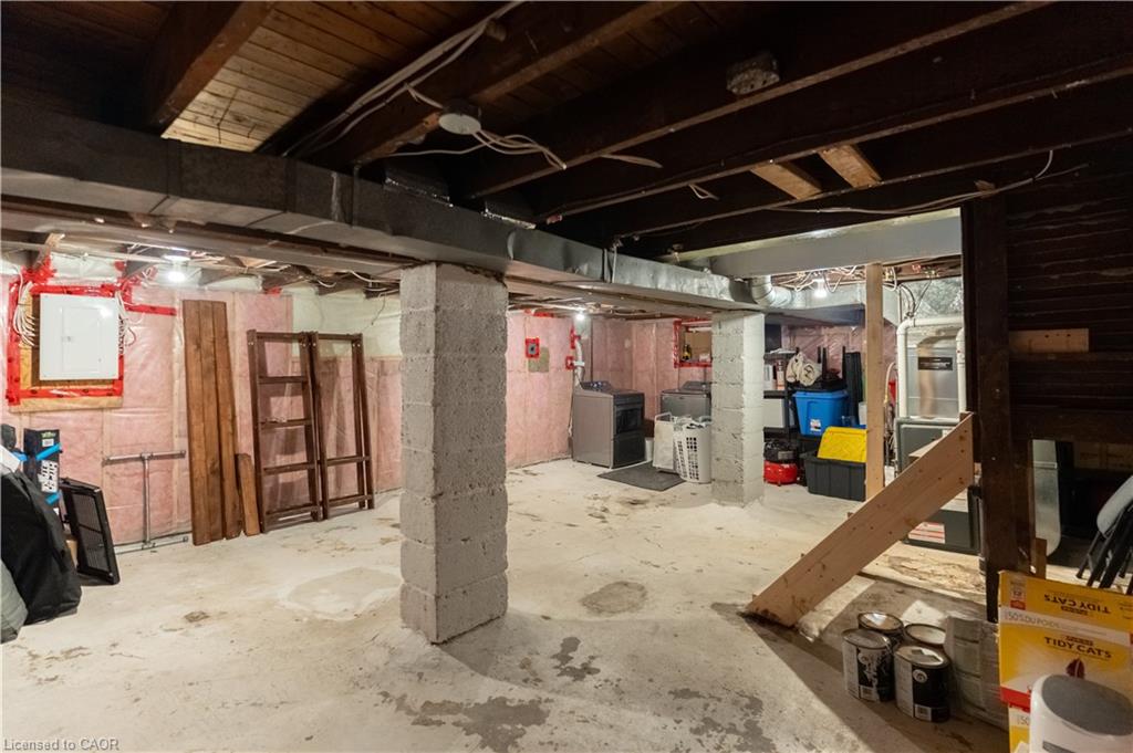 124 Balsam Avenue N Property Photo 44