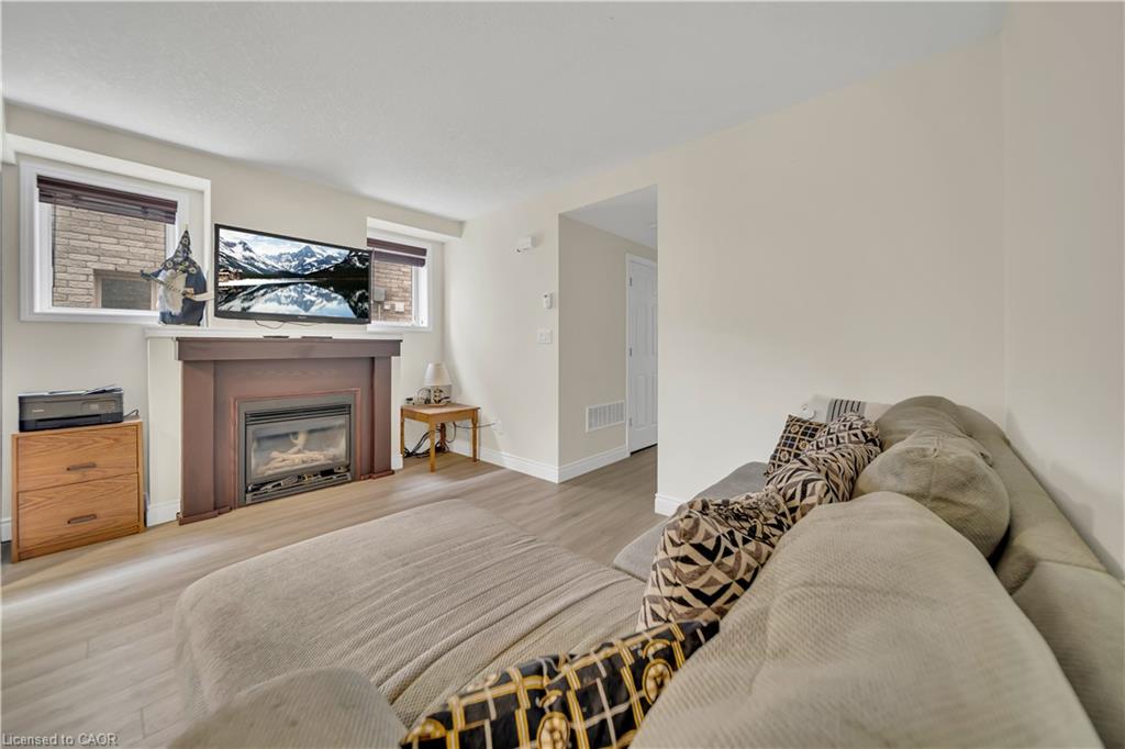14a-931 Glasgow Street Property Photo 5