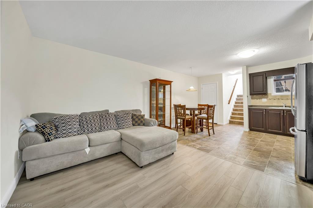 14a-931 Glasgow Street Property Photo 6