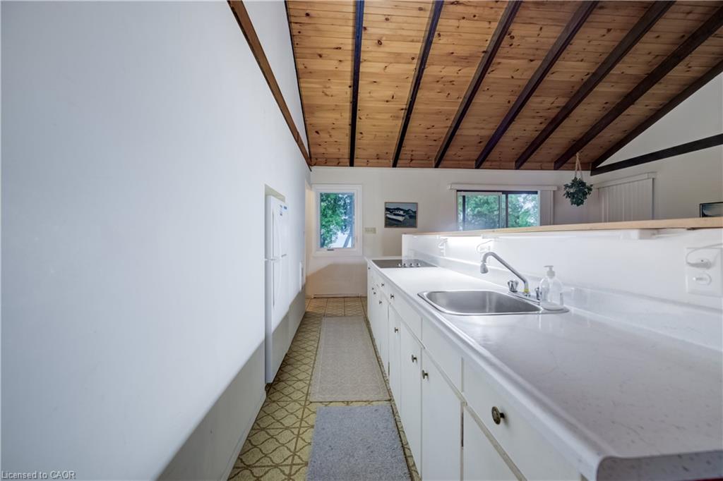 757 Victoria Road Property Photo 8