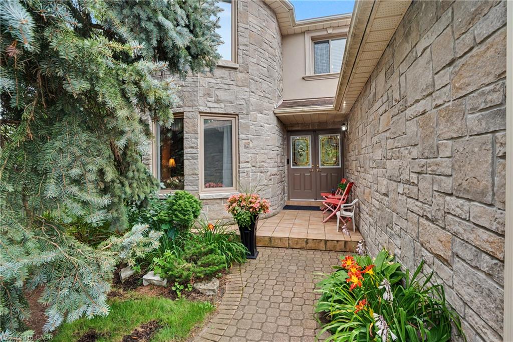 5172 Hidden Valley Court Property Photo 4