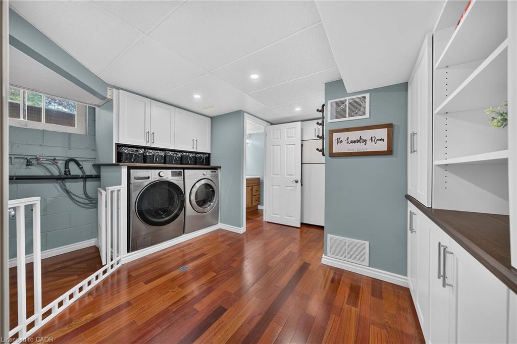 8399 Dickenson Road E Property Photo 33