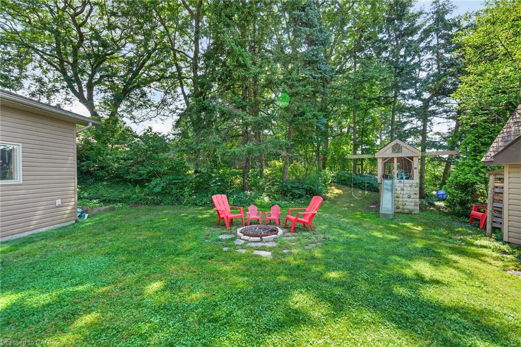 8399 Dickenson Road E Property Photo 43