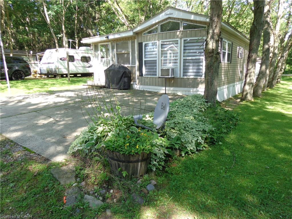 422-1652 Puddicombe Road Property Photo 2