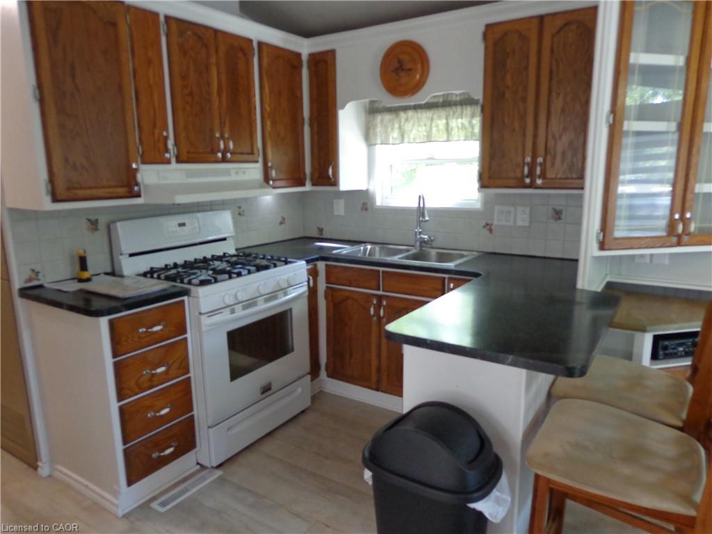 422-1652 Puddicombe Road Property Photo 8