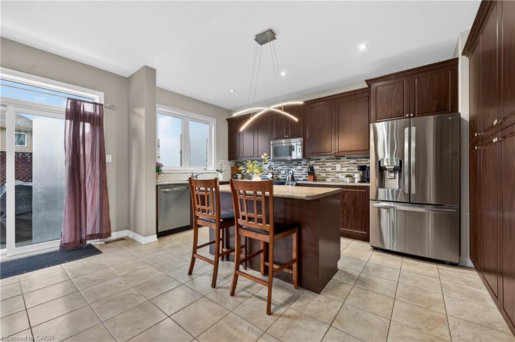 136 Whitwell Way Property Photo 6
