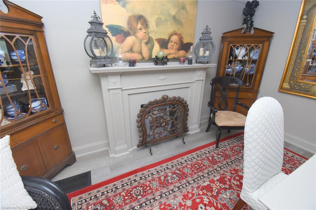 139 Garside Avenue S Property Photo 8