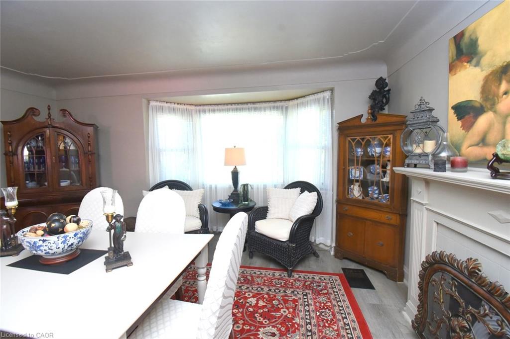 139 Garside Avenue S Property Photo 10