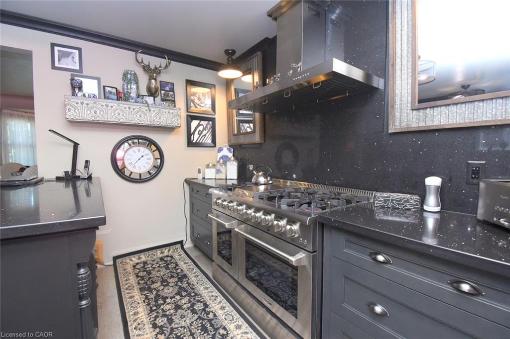 139 Garside Avenue S Property Photo 14