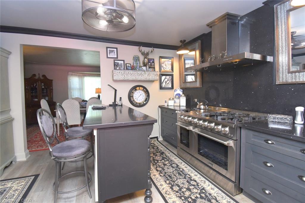 139 Garside Avenue S Property Photo 15