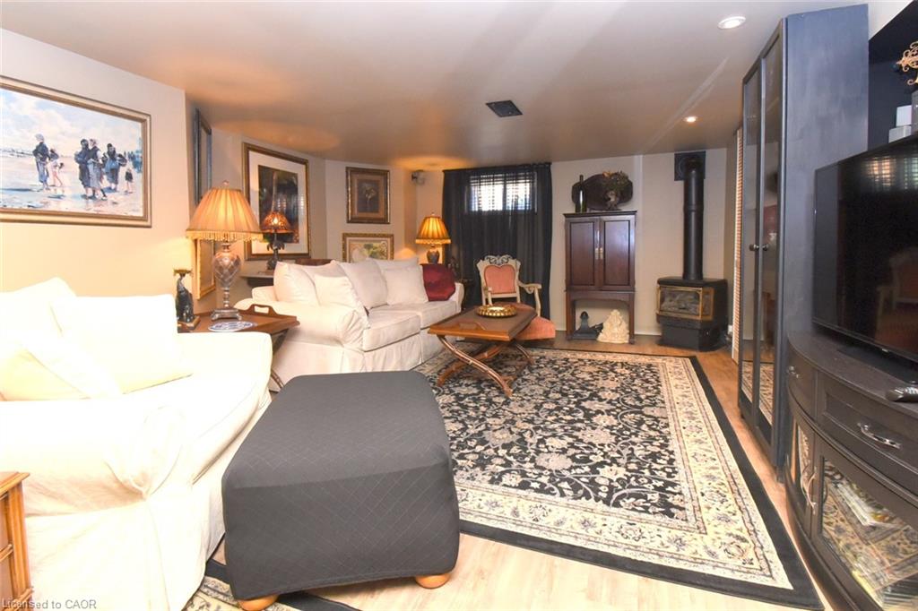139 Garside Avenue S Property Photo 33