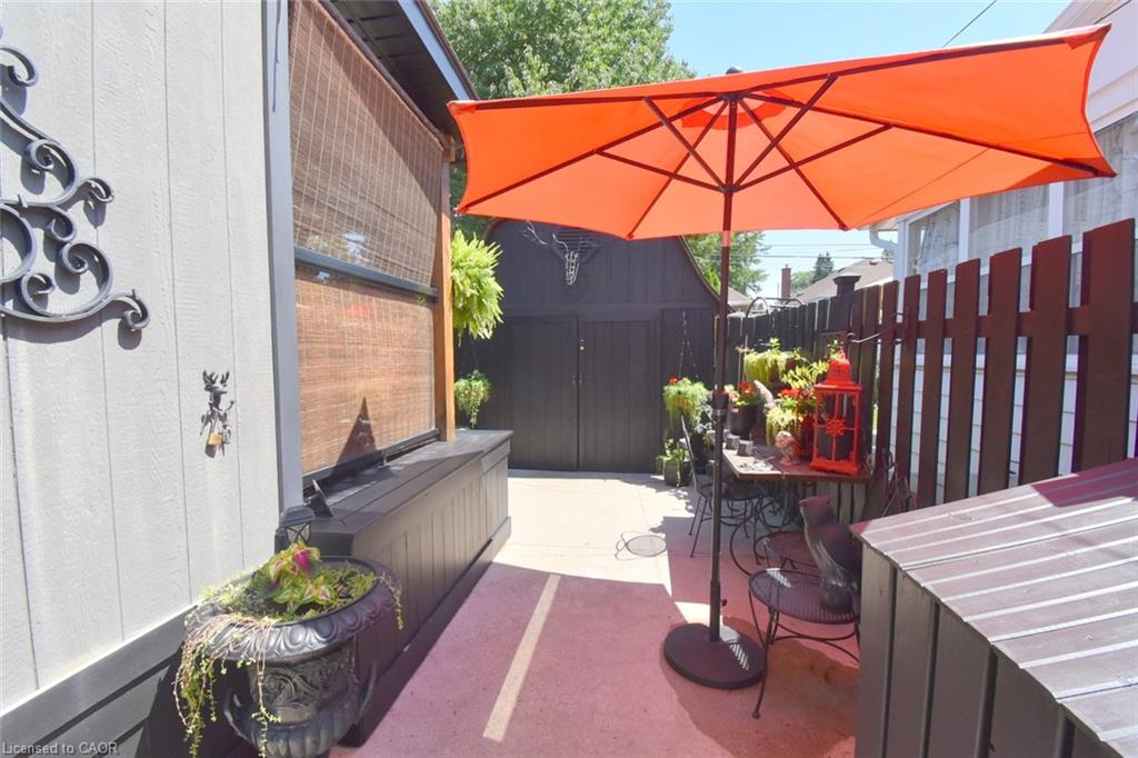 139 Garside Avenue S Property Photo 37