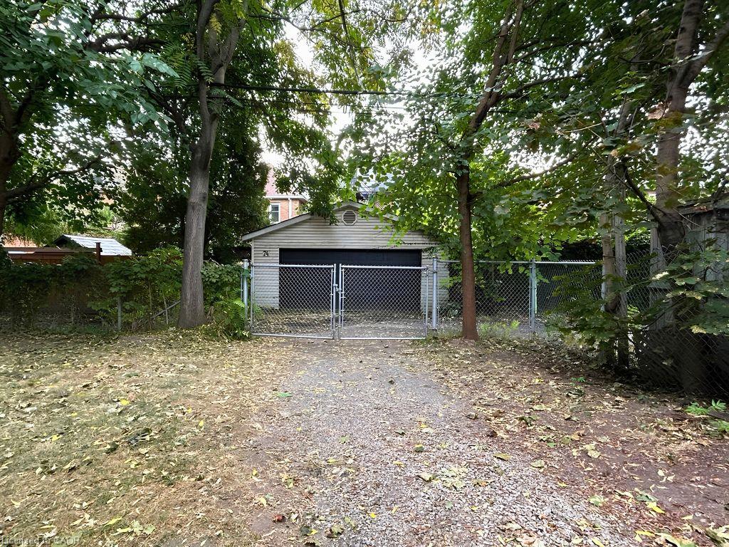 4-69 Sherman Avenue S Property Photo 12