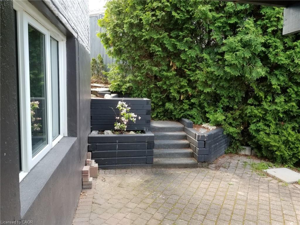 569 Brentwood Avenue Property Photo 9