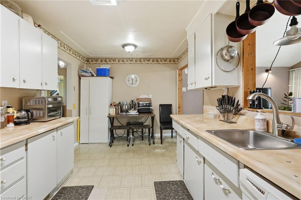 589 Glover Road Property Photo 11