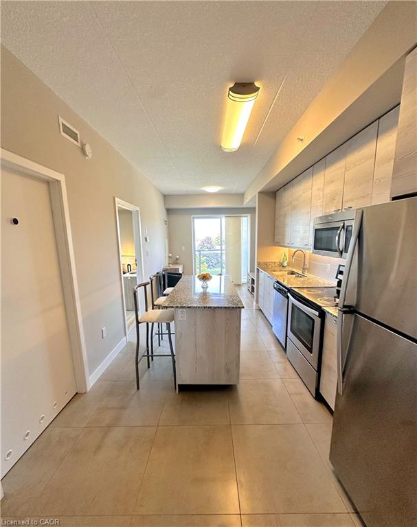 404-280 Lester Street Property Photo 6