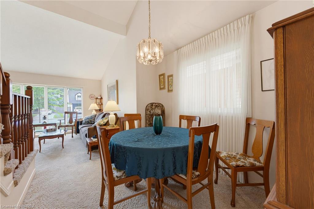 391 Knightsbridge Crescent Property Photo 10