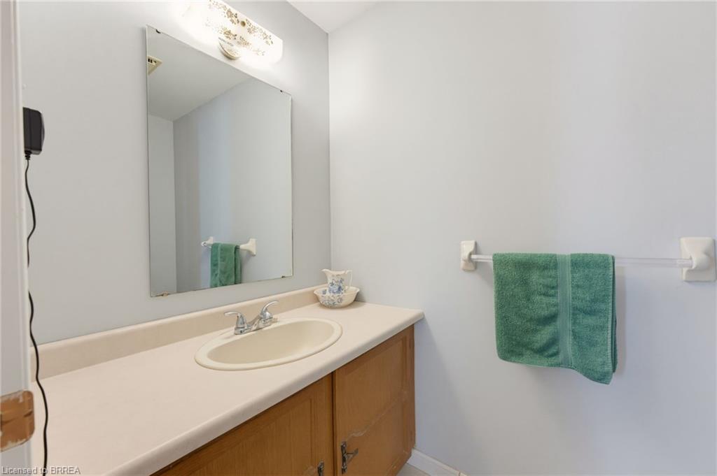 391 Knightsbridge Crescent Property Photo 18