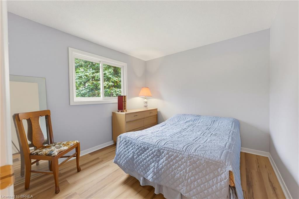 391 Knightsbridge Crescent Property Photo 19
