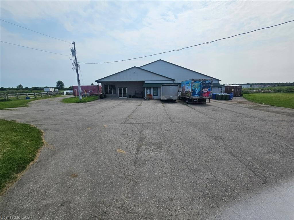 1812 Thompson Road E Property Photo 1