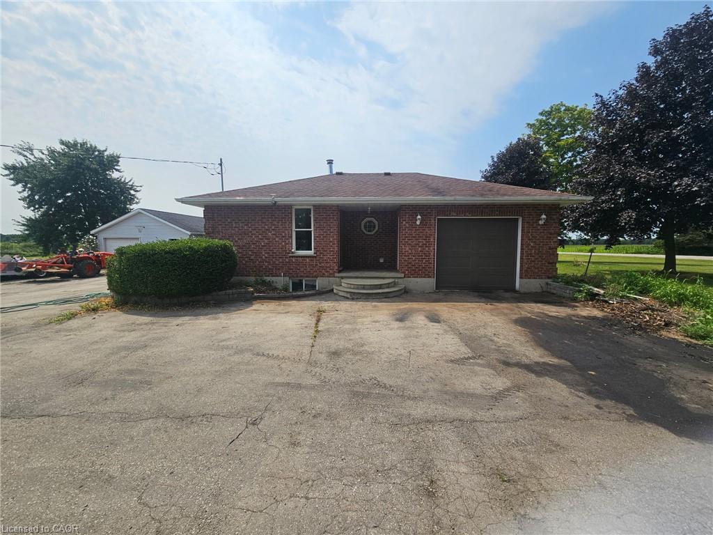 1812 Thompson Road E Property Photo 12