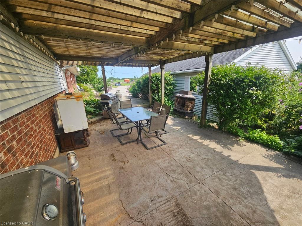 1812 Thompson Road E Property Photo 16
