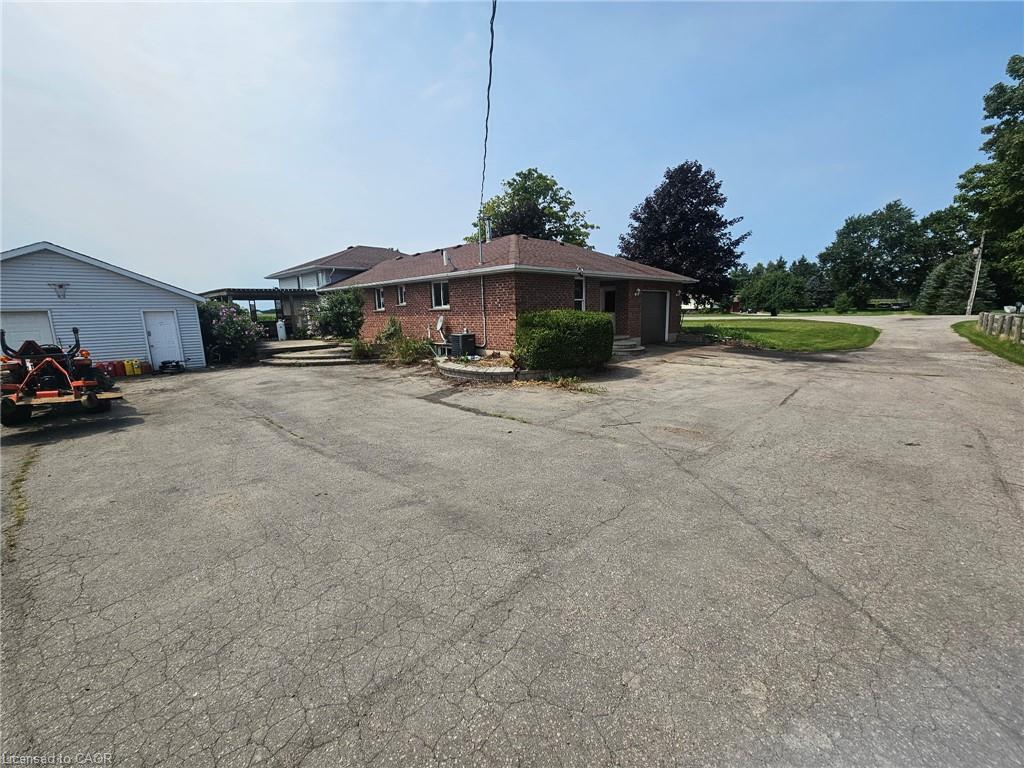 1812 Thompson Road E Property Photo 19