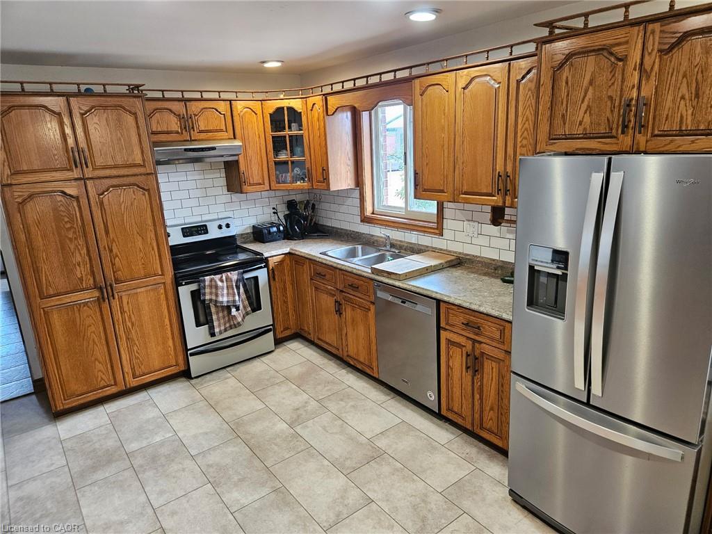 1812 Thompson Road E Property Photo 20