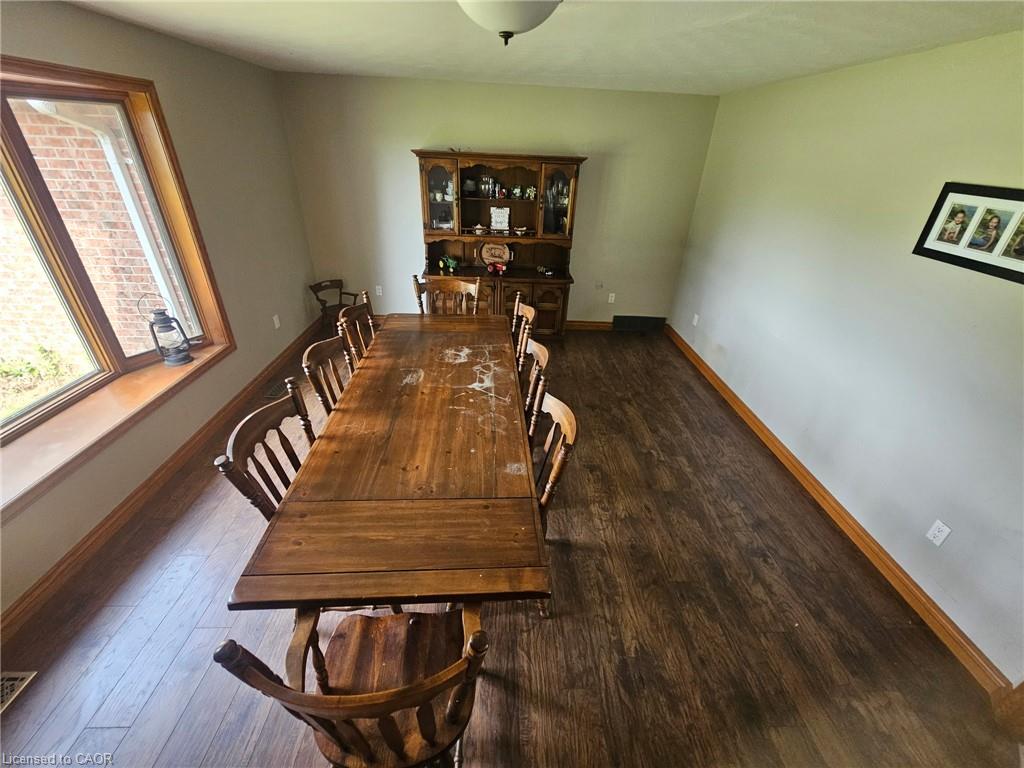 1812 Thompson Road E Property Photo 23