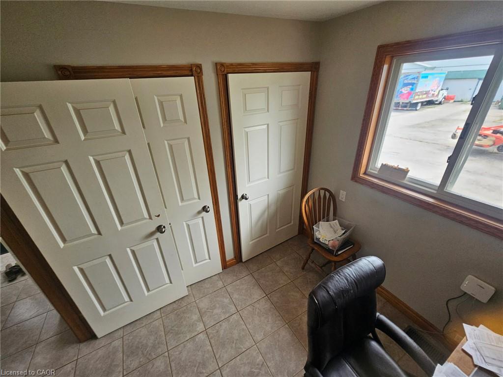 1812 Thompson Road E Property Photo 26