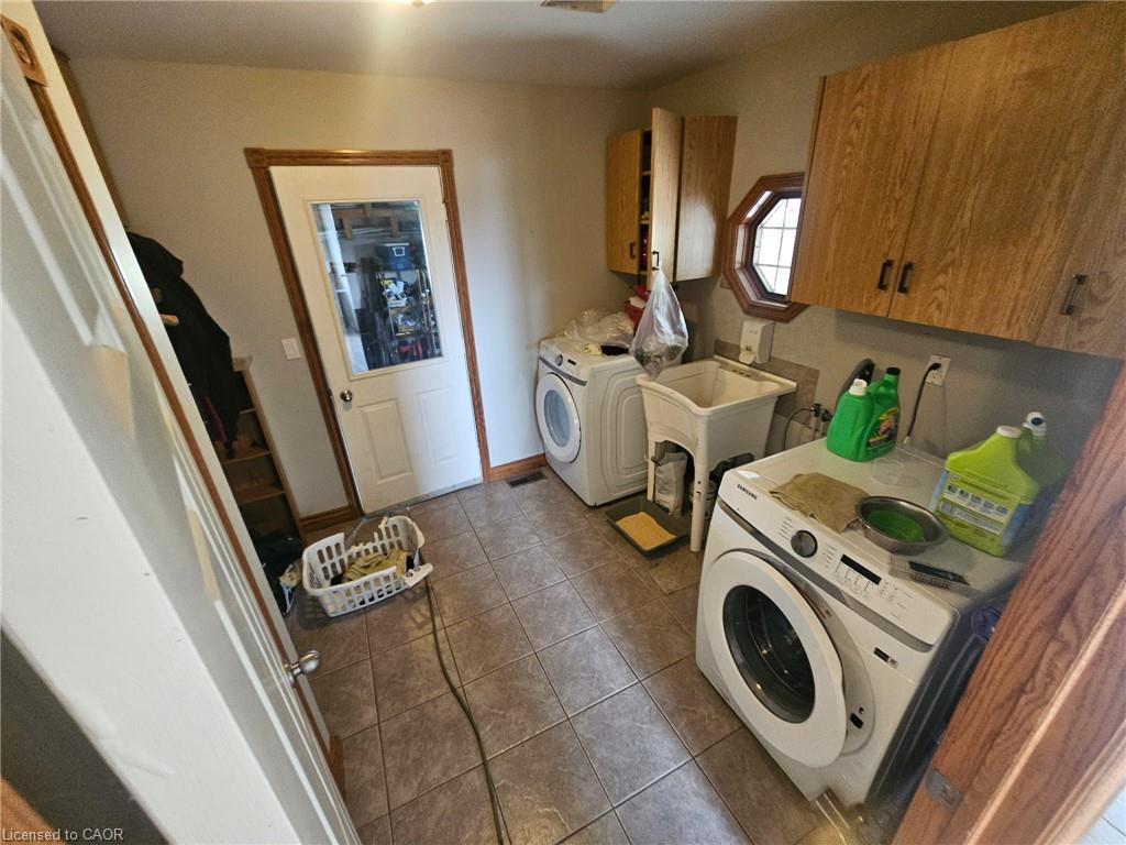 1812 Thompson Road E Property Photo 27