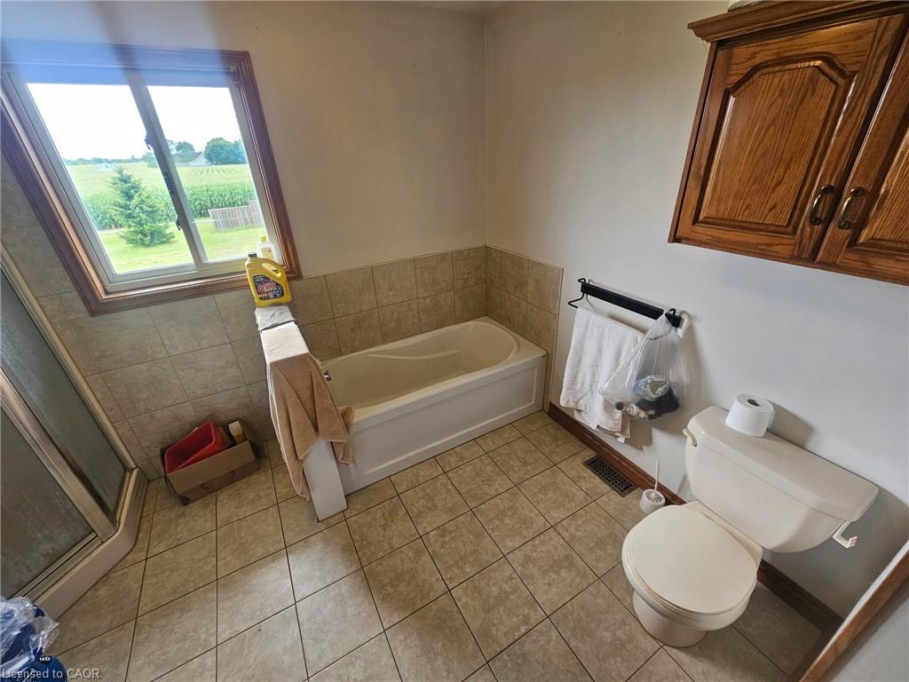 1812 Thompson Road E Property Photo 33