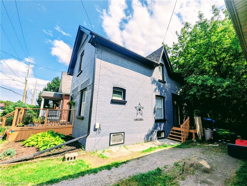 81 Grey Street Property Photo 4