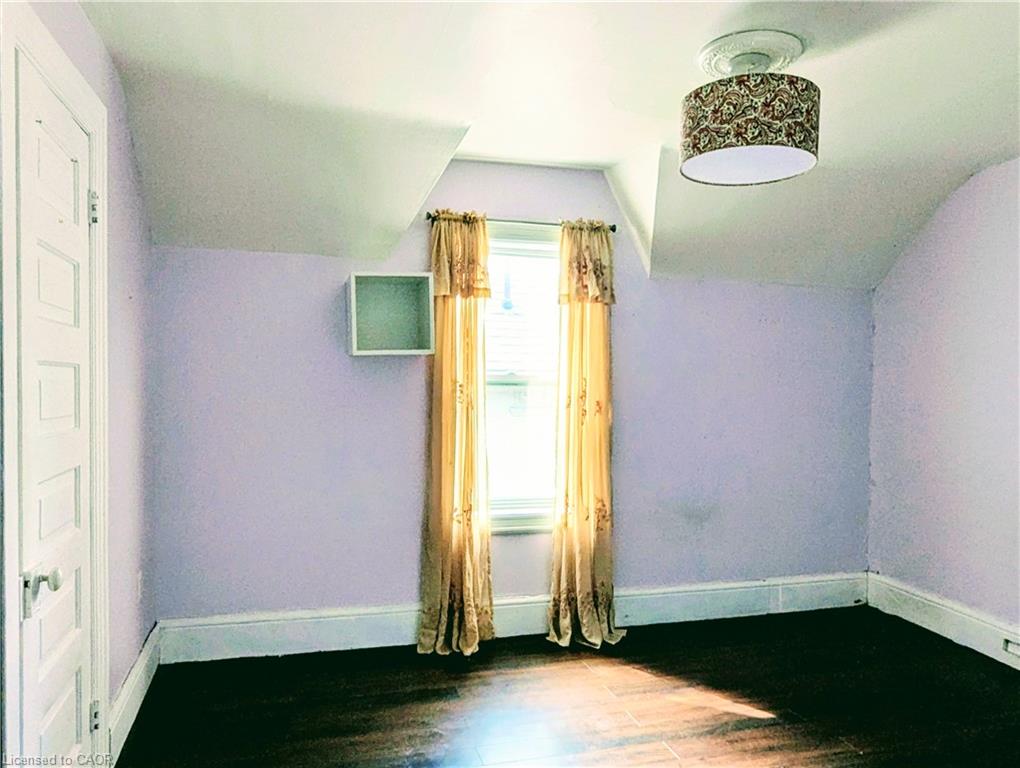 81 Grey Street Property Photo 30