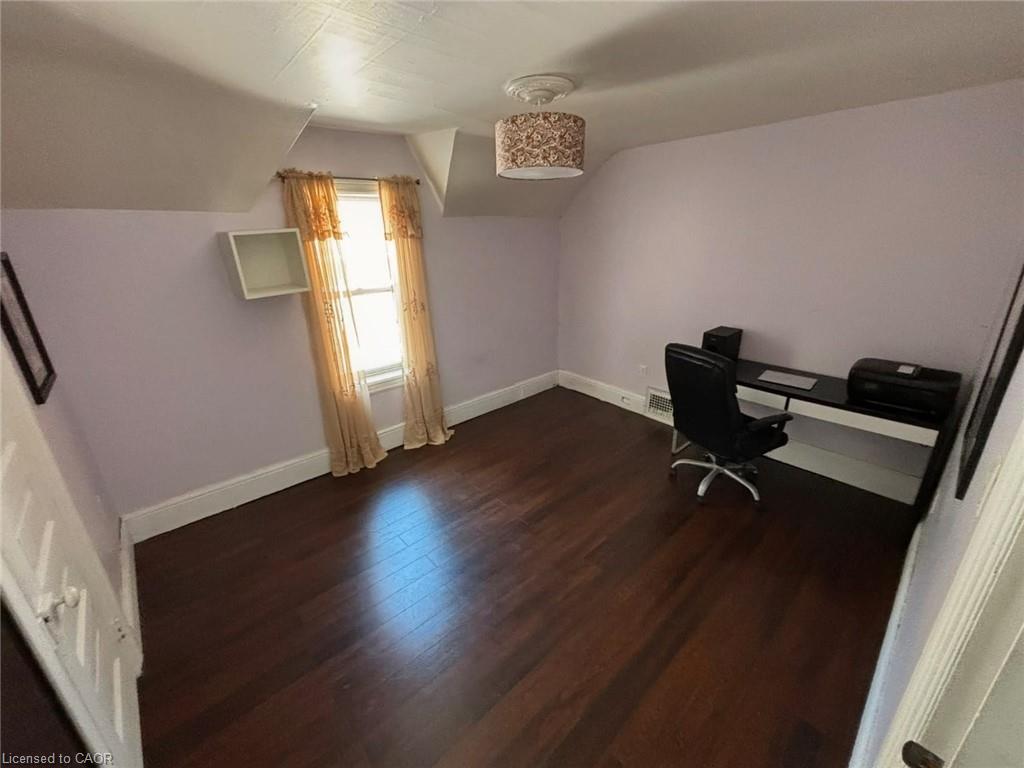 81 Grey Street Property Photo 32