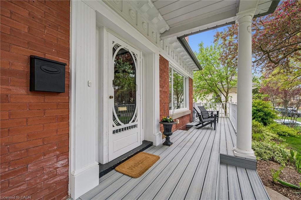 42 Lansdowne Road N Property Photo 5