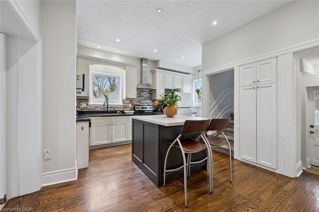 42 Lansdowne Road N Property Photo 13