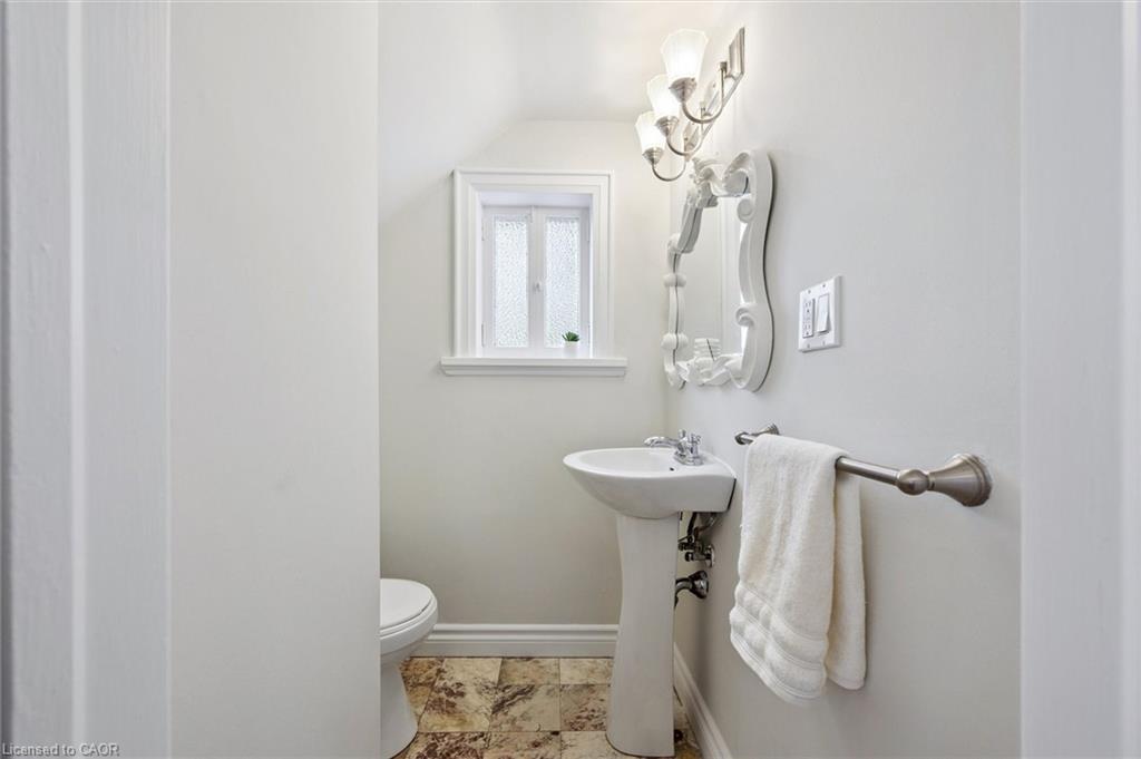 42 Lansdowne Road N Property Photo 20