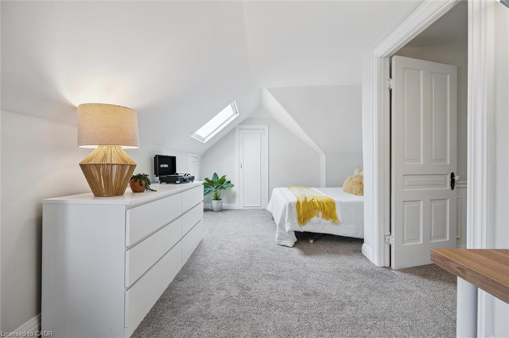 42 Lansdowne Road N Property Photo 33