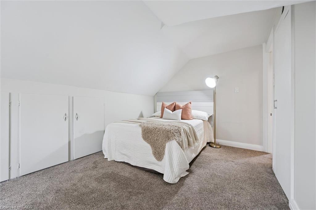 42 Lansdowne Road N Property Photo 37