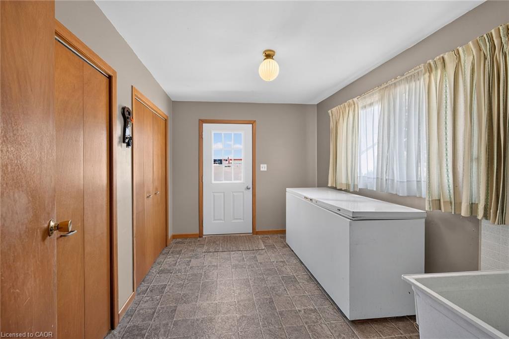 833 Lynn Valley Road Property Photo 13
