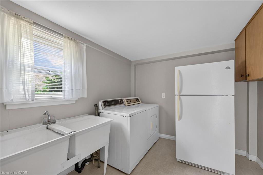 833 Lynn Valley Road Property Photo 15