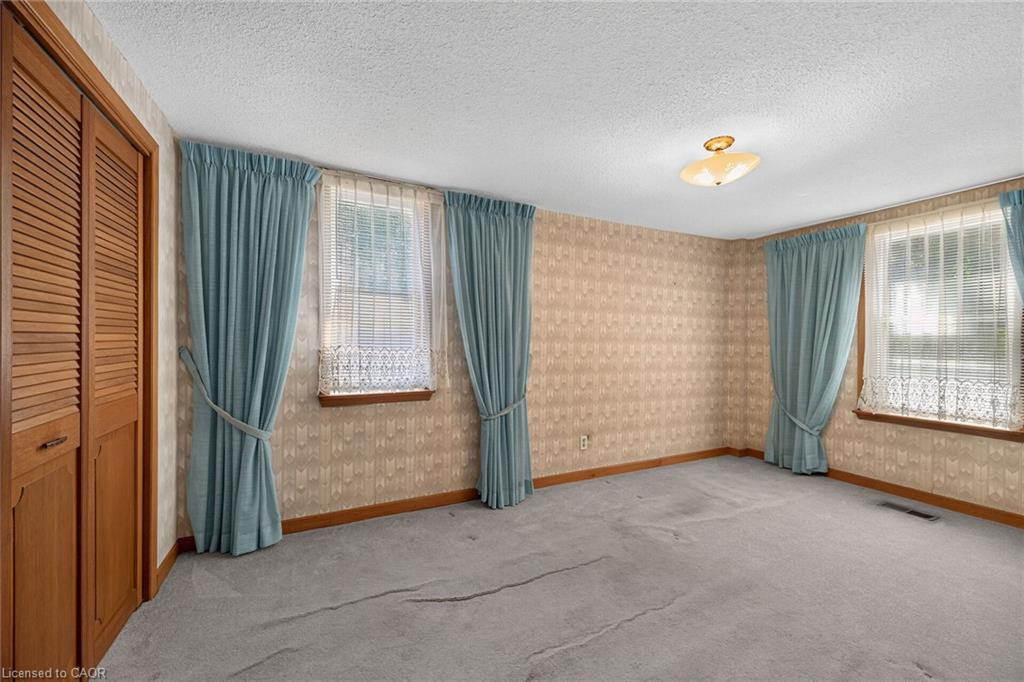 833 Lynn Valley Road Property Photo 16