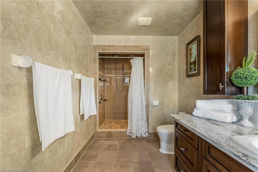 351 Highland Road W Property Photo 33