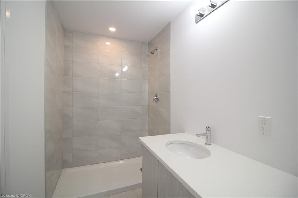 313-5 Hamilton Street N Property Photo 6