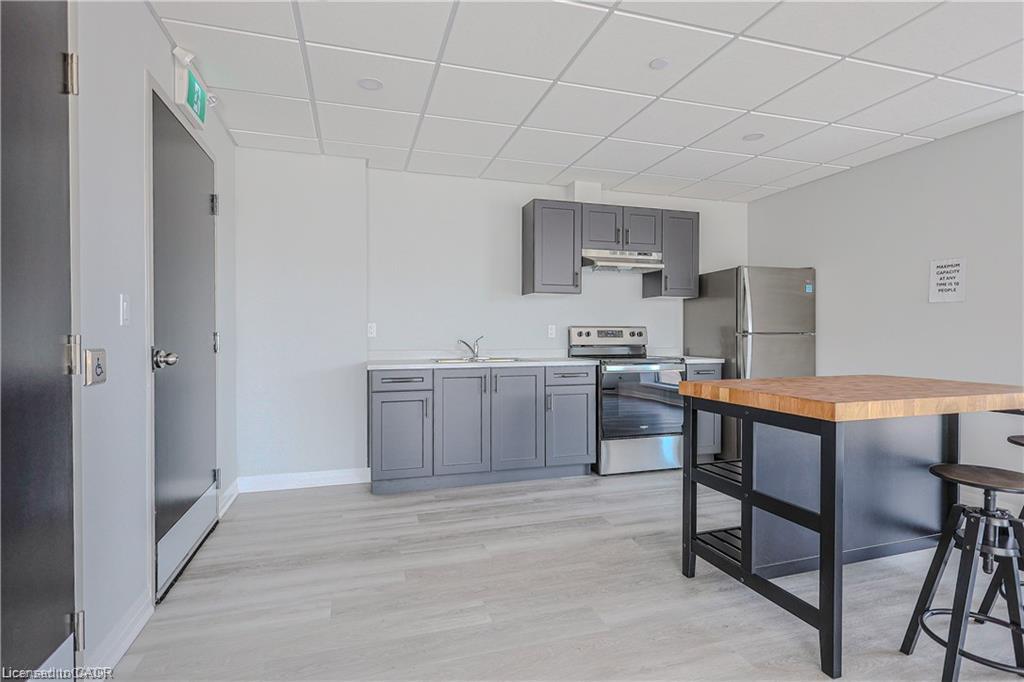 313-5 Hamilton Street N Property Photo 17